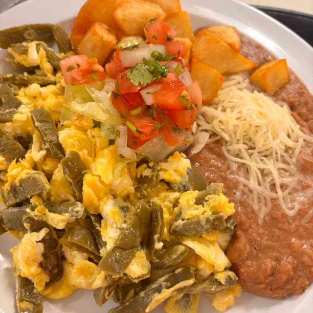 Plato de Nopales.